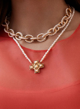 小众设计款珍珠十字架棋盘格项链
