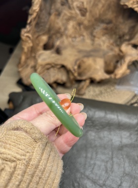 57.8mm碧玉鸭蛋青细条手镯