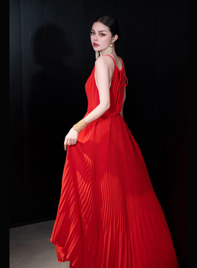 乔其吊带压褶超大摆连衣裙