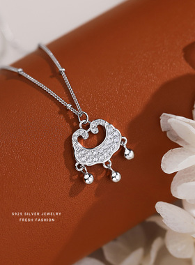 s925纯银吉祥长命锁母亲节项链女本命年国风复古福牌微镶锆锁骨链