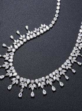 轻奢新娘晚宴礼服婚纱项链女高级感流苏锁骨链小众设计款精致颈链