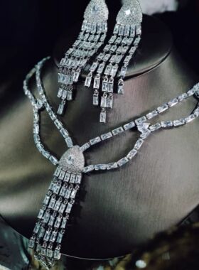 法式名媛新娘婚纱礼服晚宴流苏镶嵌项链女小众设计感轻奢高级闪