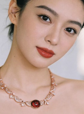 高级感晚宴晚礼服红色项链新娘女