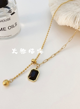 2025简约黑色方块锁骨链时尚高级感钛钢项链女款气质可调节毛衣链