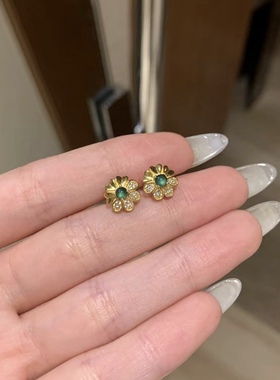 柏林花事！绝美阳绿翡翠花朵耳钉