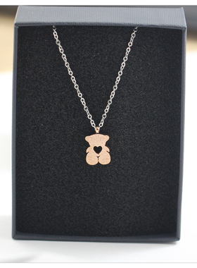 百搭轻奢爱心小熊吊坠项链女2026新款轻奢锁骨链配饰高级感颈链女