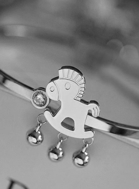 百搭木马铃铛手镯女小众轻奢玫瑰金高级感手环不掉色情侣开口镯子