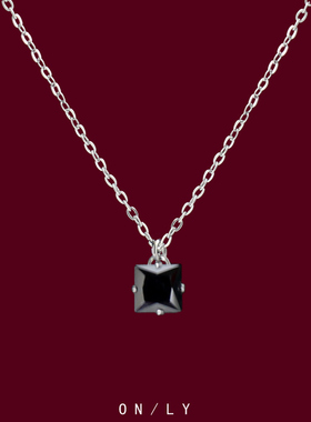 黑色高级感方块钻钛钢项链女生轻奢小众锁骨链锆石颈链吊坠首饰品