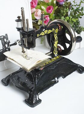 复古怀旧创意新奇金属迷你手摇缝纫机模型可缝衣裤服装家居摆件