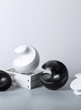 现代北欧极简黑白树脂几何陀螺螺旋螺蛳旋转扭曲摆件家居软装饰品