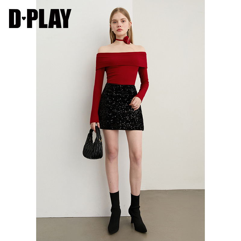 DPLAY【惠品】2025年秋季红色t恤女一字肩露肩花朵飘带上衣,淘宝优惠券,粉丝福利购,淘宝优惠卷