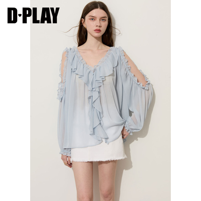 DPLAY ເສື້ອຍືດຄໍຄໍ V ສີຟ້າຝຣັ່ງ ເສື້ອຢືດຍາວ 2026 ຮູຂຸມຂົນ ruffled lace-up
