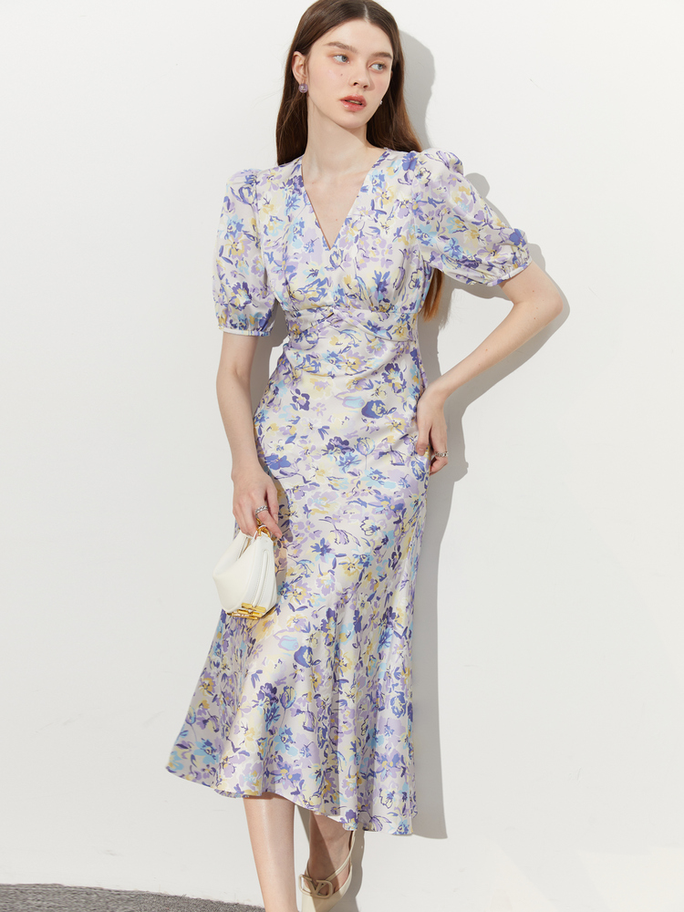 DPLAY2023夏新新中式紫调花卉V领纽结垂感