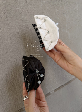 冰透水晶 Fishcosy 褶皱缎面半弧形鲨鱼夹 夏季百搭发抓 韩国设计