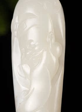 新疆和田玉黄皮白玉籽玉把件招财进宝11.7克玉石天然吊坠