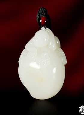 灵猴献瑞挂件天然吊坠新疆和田玉