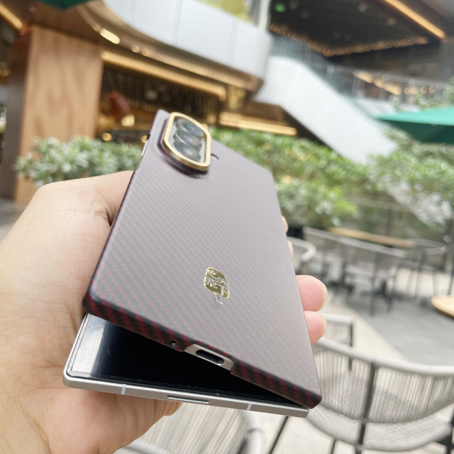 Samsung W26 original mobile phone case is anti-fall and concerns the world