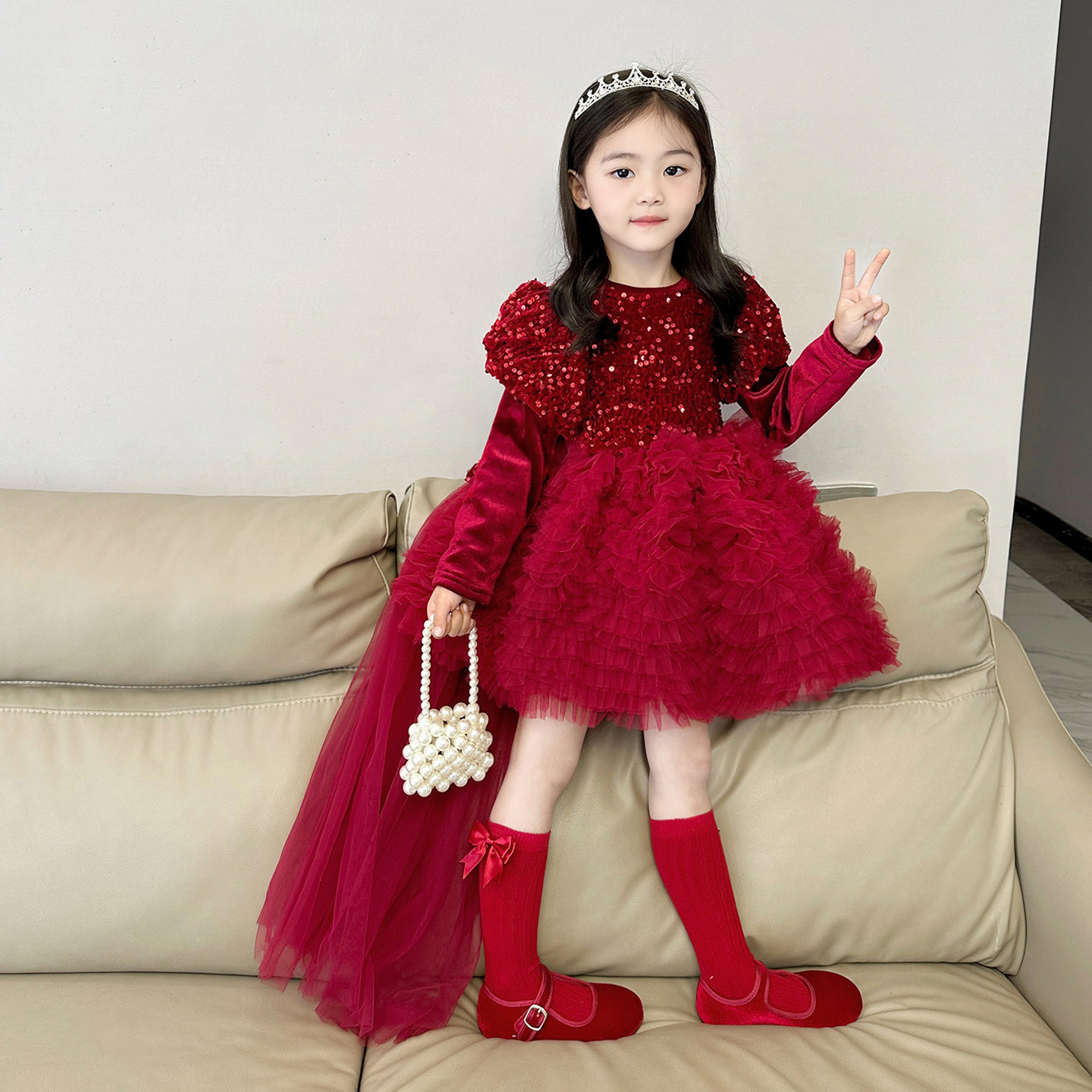 女童红色蝴蝶结亮片蓬蓬公主裙2025秋冬女孩加绒网纱蛋糕裙新年裙,淘宝优惠券,粉丝福利购,淘宝优惠卷