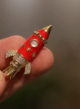 铜锆石镀真金红色火箭胸针 精致立体服装胸花别针配饰