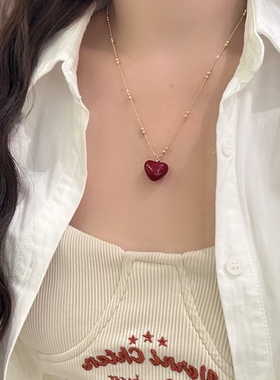 丽贝丽影爆款烤漆酒红爱心吊坠项链女时尚简约百搭高级感项链配饰