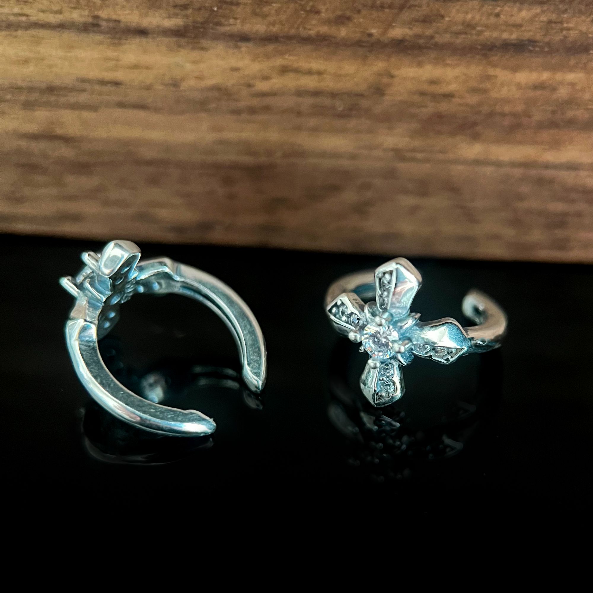 925 silver synthetic zircon ring E389 retro aged silver full diamond iris cross ear cuff