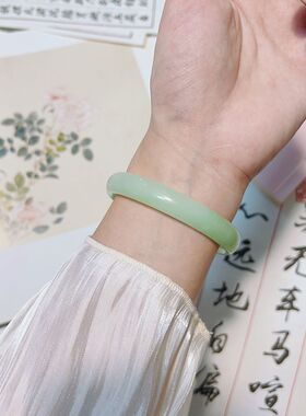 新款国风白玉手镯女款扁条贵妃仿玉镯子年轻首饰加宽12m