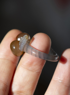 天然红玛瑙精雕戒指本命年