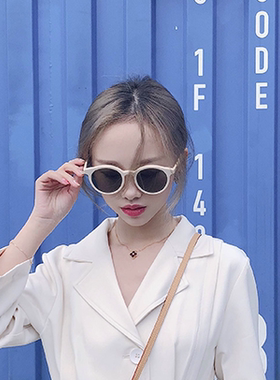 新款网红白色框街拍INS超火眼镜