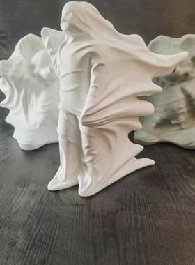 hollowmickdaniel潮品潮牌雕塑