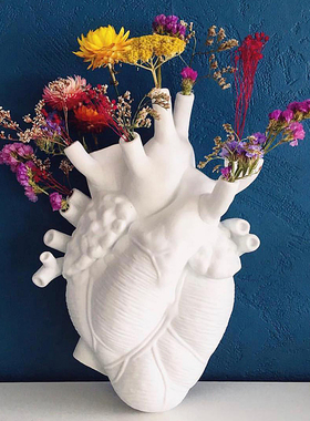 现代简约风心脏花瓶摆件