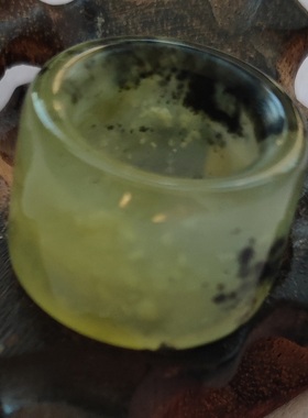 纯天然水墨岫玉扳指意境优美润透