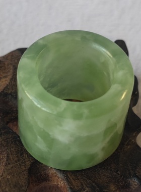 天然岫玉细腻扳指戒指文玩收藏小