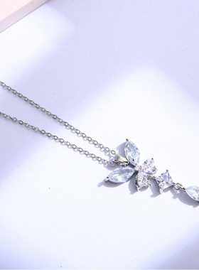 彩衣阁钛钢链子+闪亮长款水晶锆石蝴蝶吊坠时尚美丽女生特色项链