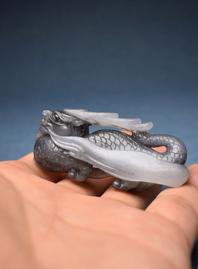 青花籽料龙创意玉雕把件文房摆件