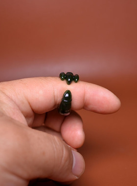 卡18碧玉籽料菠菜绿龙爪戒指15码