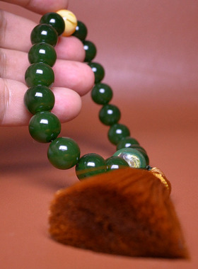 卡12碧玉籽料浓阳绿圆珠手串手持