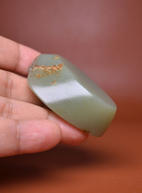 洒金皮青白玉籽料手把件镇纸香插