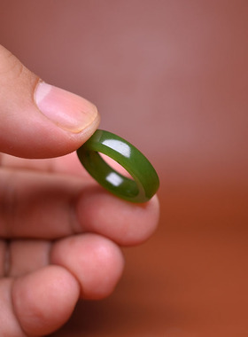 内径15碧玉籽料阳绿戒指挂坠7码