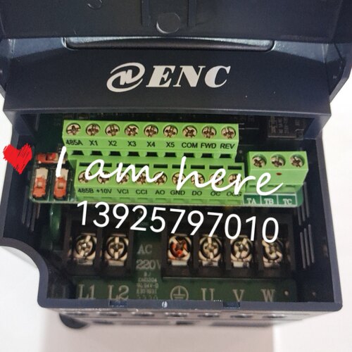 易能EDS800-2S0004NB 220V 0.4KW 全新原装变频器 - 图0