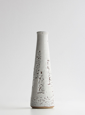 日本萩烧作家手工陶器白萩釉锥型花瓶日式插花器侘寂空间装饰摆件