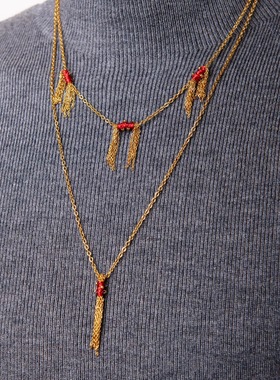 新年好运红马尾金属流苏项链毛衣