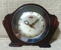 The Cultural Revolution 60s Shanghai produces the locomotive brand Hongmu General Zhong Huang Flower Pears Machinery alarm clock to get rowdy and normal