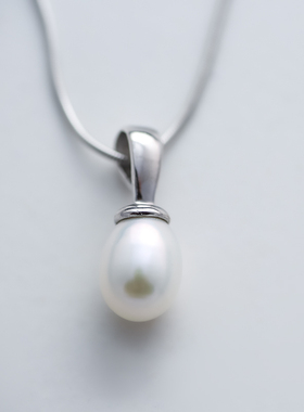 白色水滴形珍珠项坠单吊坠纯银女