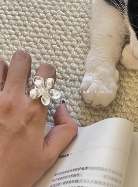 银色小花小众设计弹力绳花朵戒指