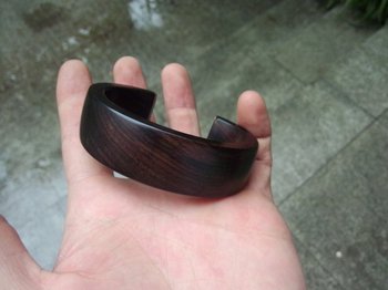 Customized ebony ເປີດສາຍແຂນຜູ້ຊາຍຄົນອັບເດດ: ຕົ້ນສະບັບສ່ວນບຸກຄົນ