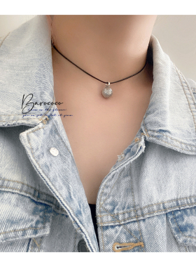 极简风要拼质感 简约黄铜雕刻纹理烧银色圆球项链短款锁骨链女