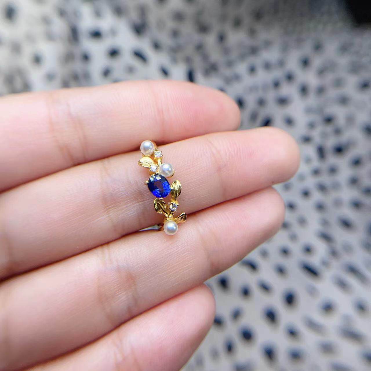 Natural unfired Sri Lankan royal blue sapphire ring 4 times 5925 silver finely inlaid with natural colored gemstones