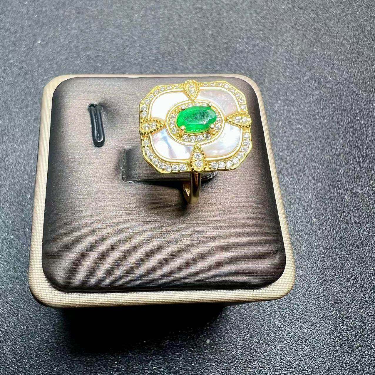 Natural emerald mother-of-pearl ring 4 x 6 925 silver finely inlaid with natural colored gemstones jewelry fashion gemstones