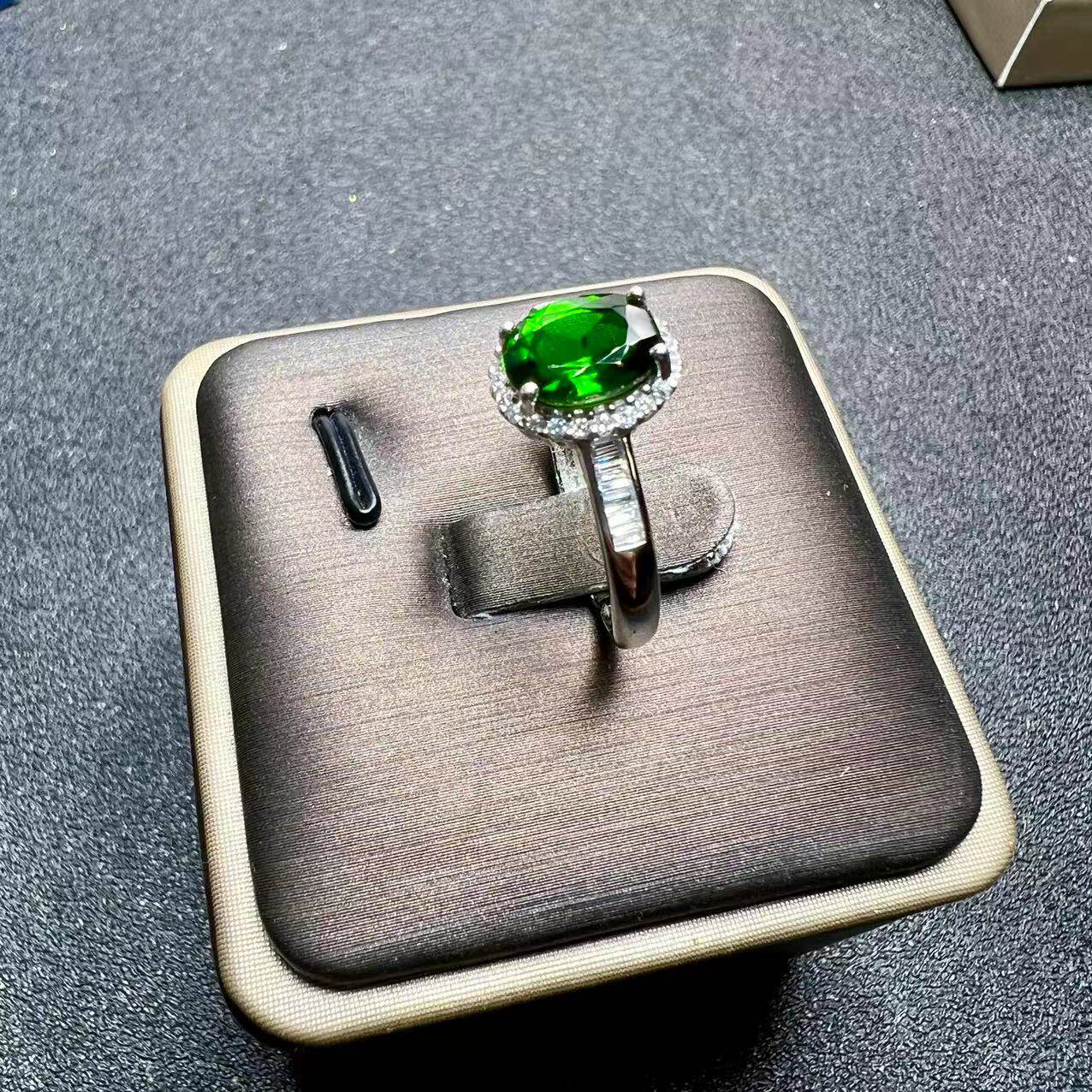 Natural diopside ring 6×8 925 silver finely inlaid natural colored gemstone jewelry