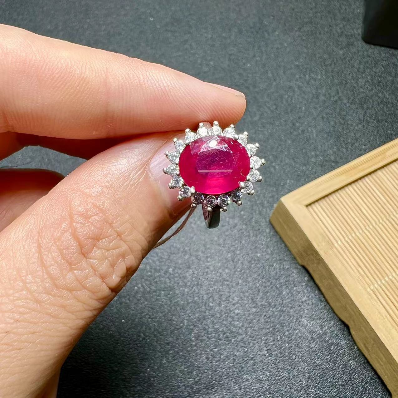 天然红宝石新烧戒指925银精工镶嵌9乘11 - 图2